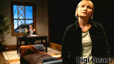 ‘Job’ at Writers Theatre: A Riveting Dive into Technology and Mental Health